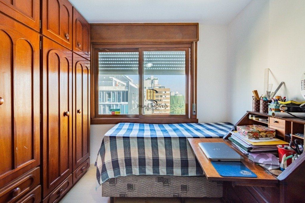 Vende-se ampla cobertura com 3 dormitórios 3 vagas - 269m² - Bairro Moinhos de Vento