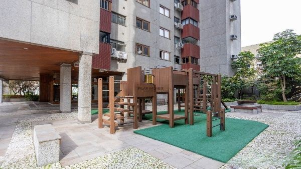 Vende-se apartamento com 3 quartos, 133m² e 2 vagas - Rio Branco