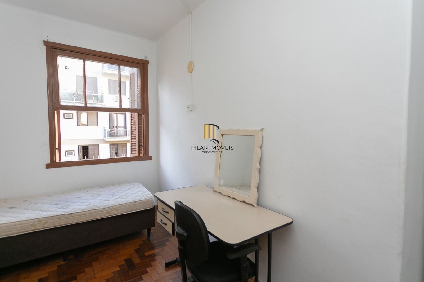 Vende-se apartamento com 3 quartos(1 suíte), 95m², sacada e 1 vaga - Bela Vista