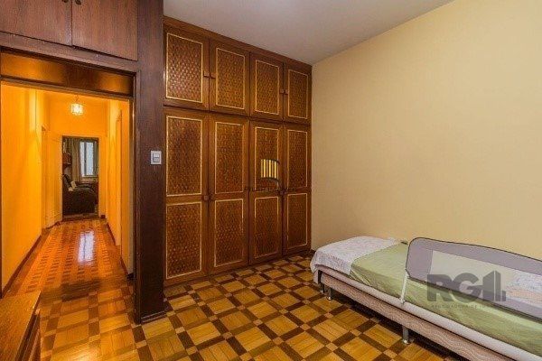Amplo Apartamento de 3 quartos com suíte e 2 sacadas, com Vista para o Guaíba e 1 Vaga - Moinhos de Vento - 126m²