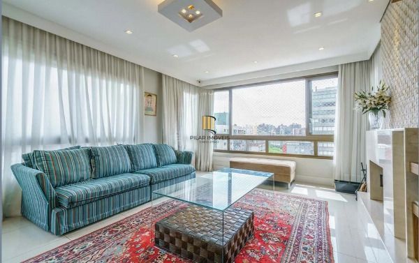 Vende-se apartamento com 3 suítes, 3 vagas e 136 m² - Petrópolis