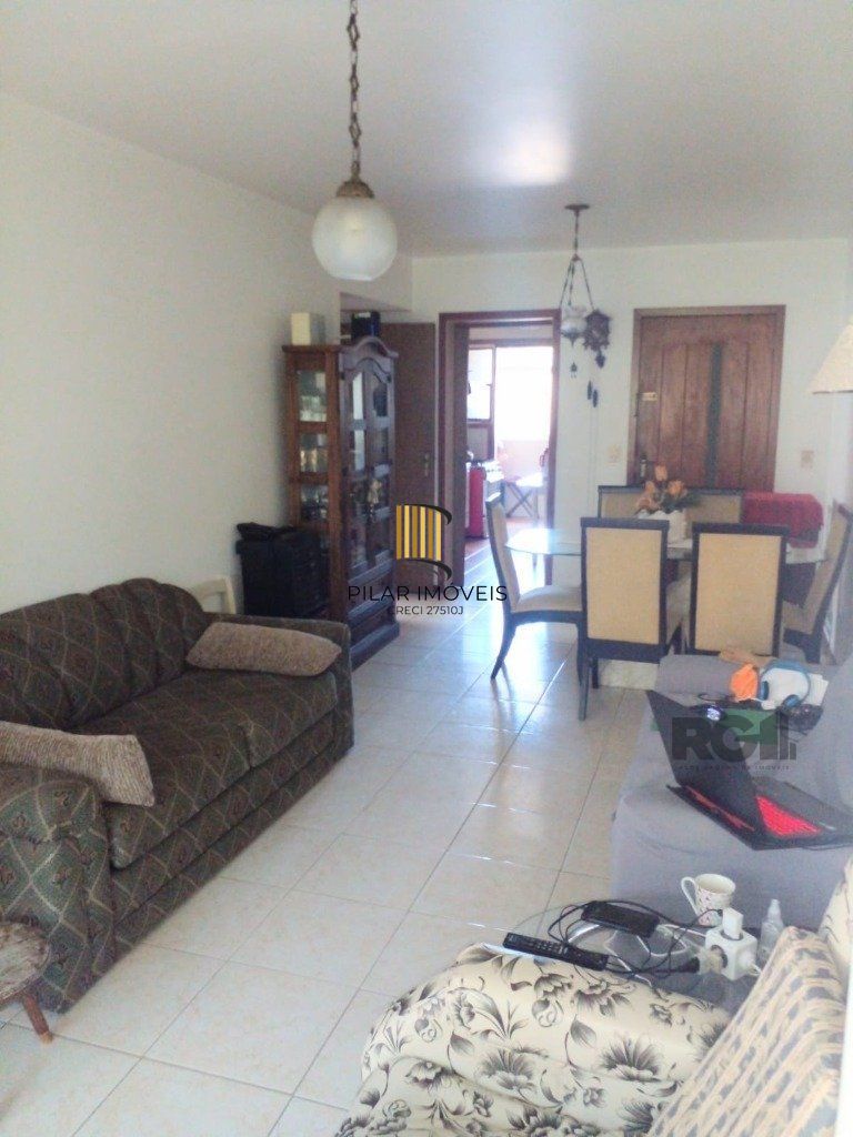Apartamento de 2 dormitórios, 2 banheiros e 1 vaga de garagem no Bairro Petrópolis