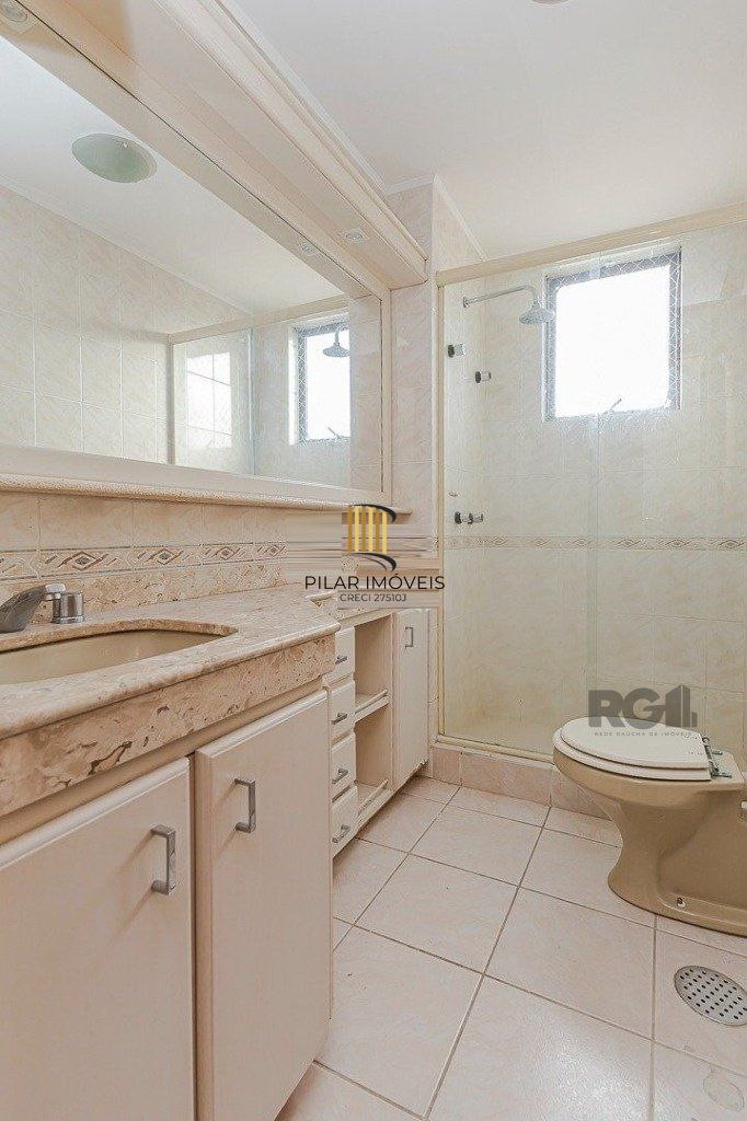 Vende-se excelente apartamento 3 quartos c/ suíte, 2 vagas, living com lareira, sacada e churrasqueira - 97m² - Auxiliadora
