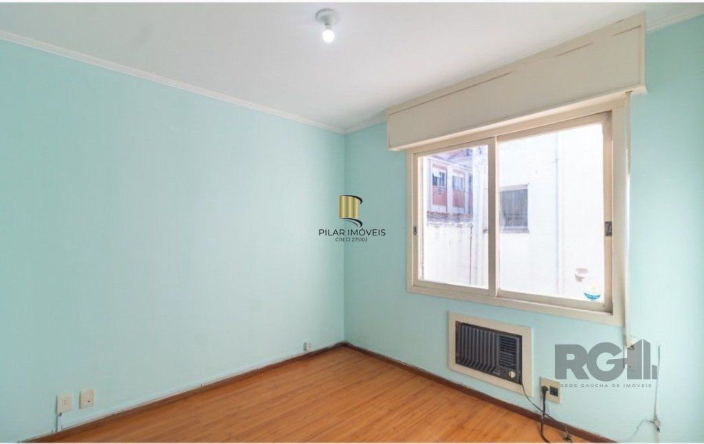 Vende-se ensolarado apartamento 3 quartos, 121m², áreas amplas. com sacada - Petrópolis