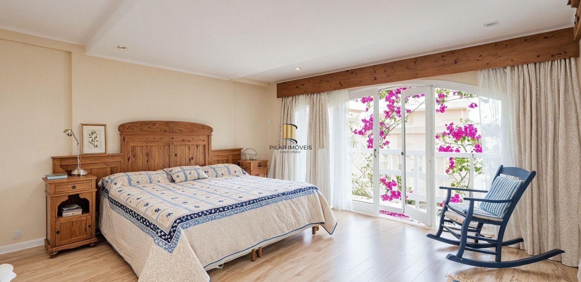 Vende-se ampla cobertura com 3 suítes, 3 vagas e 261 m² - Bela Vista