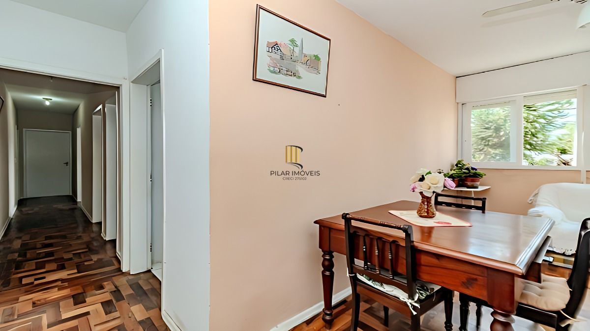 Vende-se apartamento com 3 quartos - Petrópolis