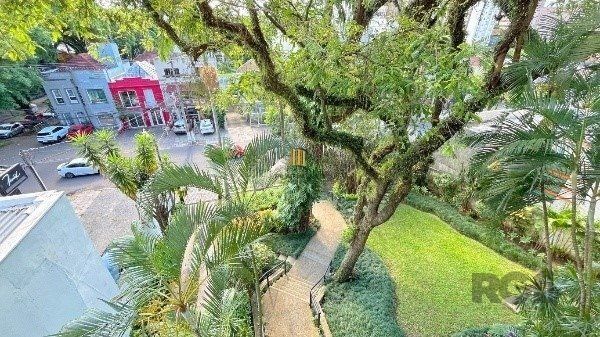 Apartamento de 200m², 4 quartos, 1 suíte e 4 vagas – Moinhos de Vento