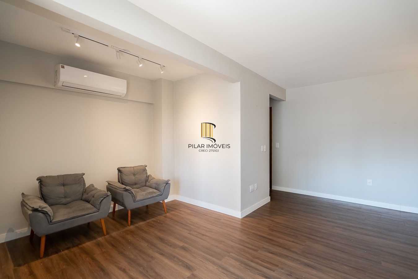 Apartamento 2 dormitórios com suíte à venda próximo a Encol