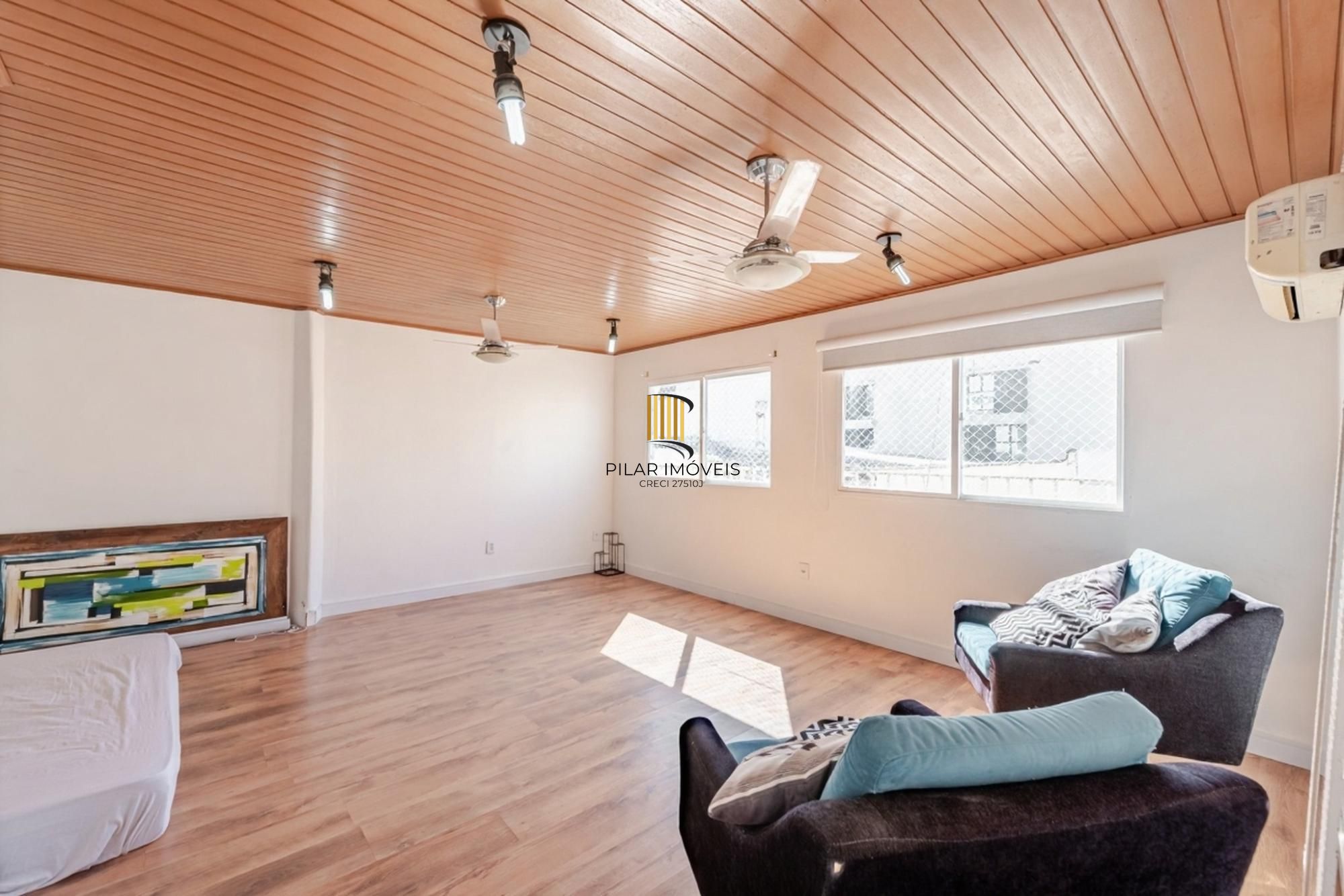 Vende-se cobertura duplex com 3 quartos (1 suíte), 117m² e 1 vaga – Menino Deus