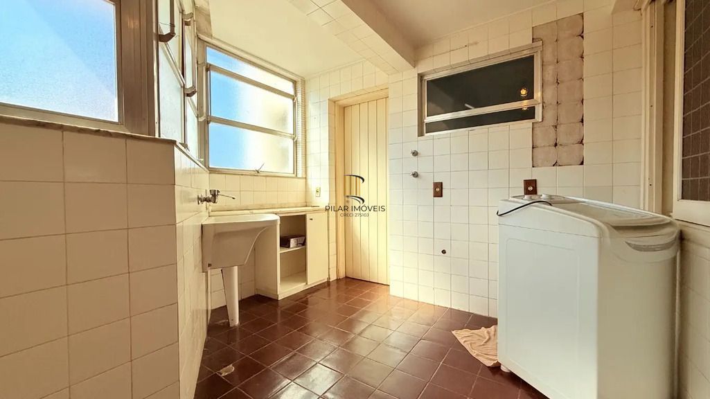 Apartamento alto padrão com 3 quartos, ótima localização e 173 m² - Moinhos de Vento