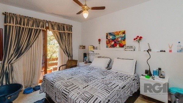Vende-se ampla casa em condomínio com 3 quartos, suite master, sacada, perto da Encol - 292m² - Bela Vista
