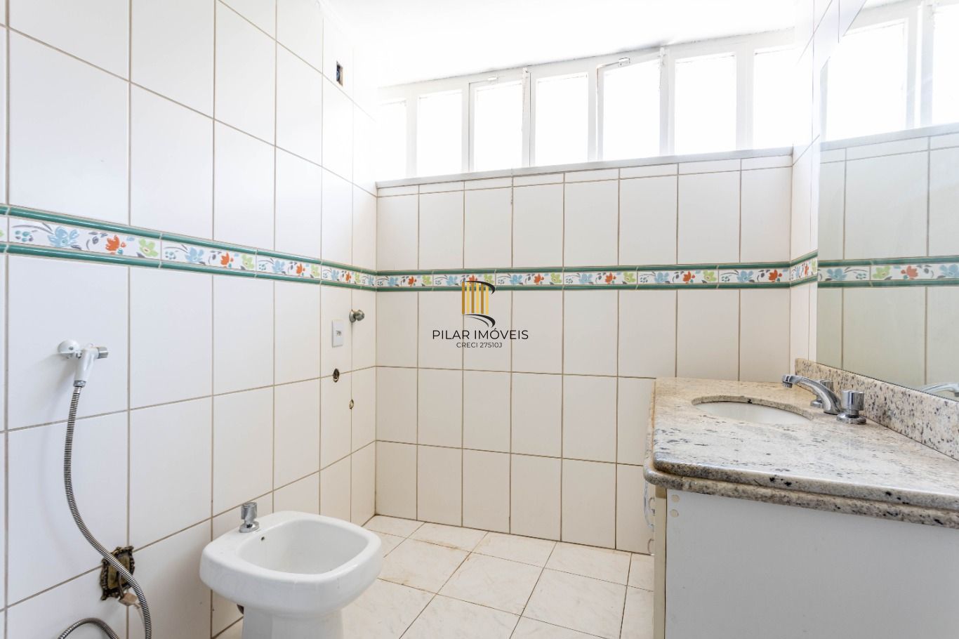 Vende-se apartamento com 2 quartos, 79 m² e sacada - Centro Histórico