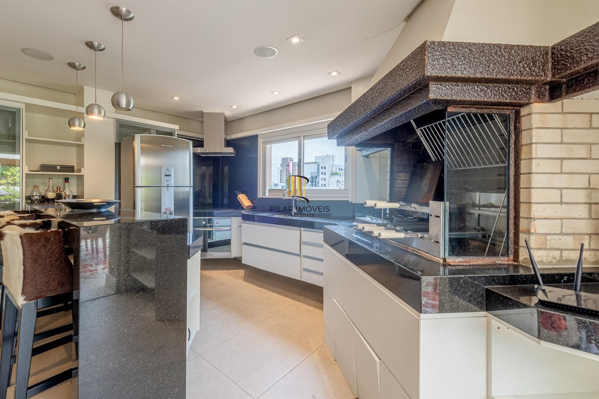 Vende-se luxuosa cobertura com 531.95m², 4 dormitórios no bairro Auxiliadora