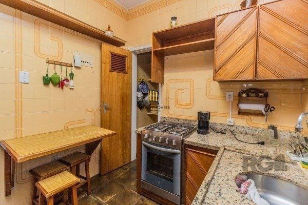 Amplo Apartamento de 3 quartos com suíte e 2 sacadas, com Vista para o Guaíba e 1 Vaga - Moinhos de Vento - 126m²