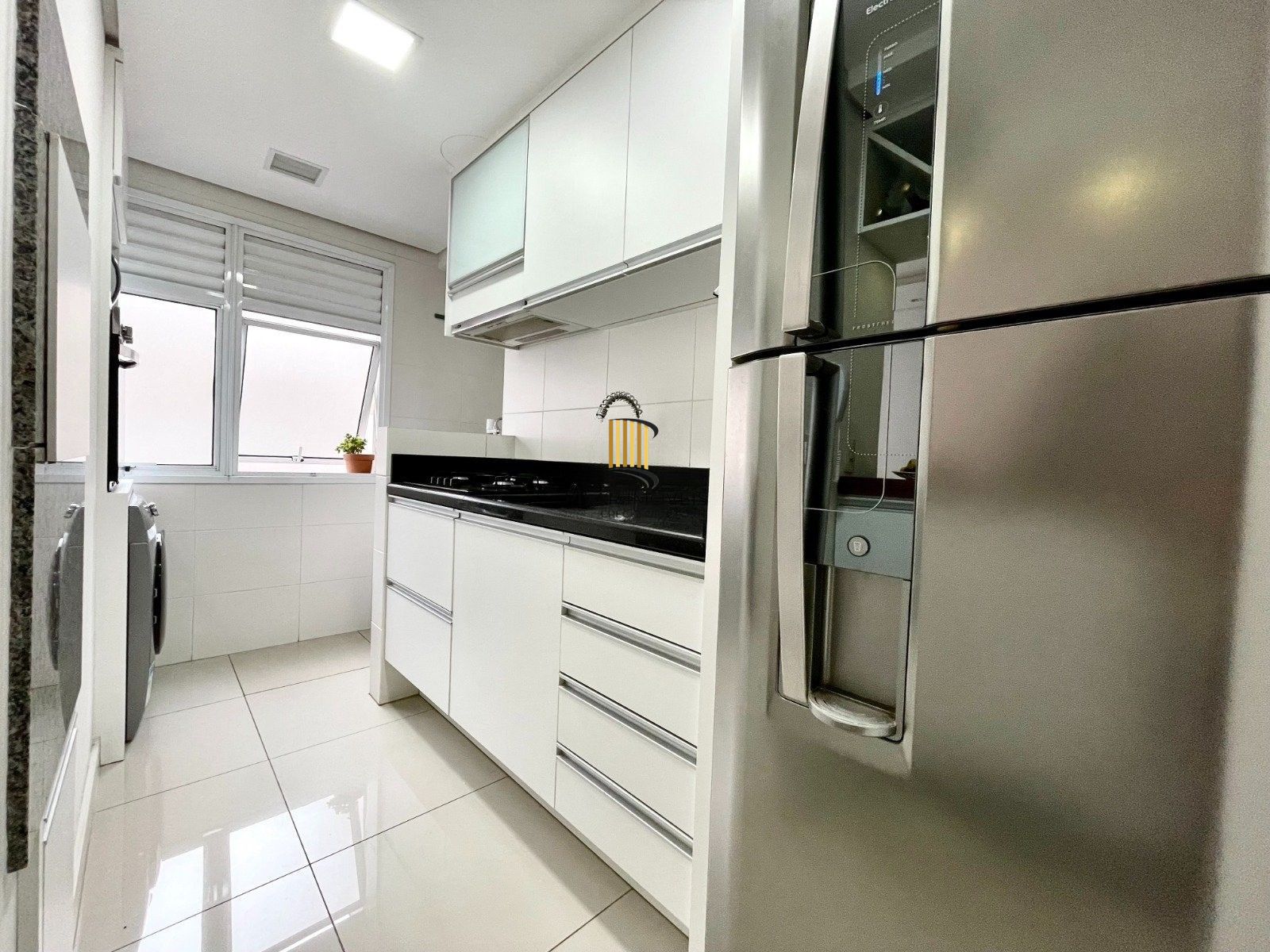 Vende-se apartamento com 2 quartos (1 suíte), 65m² e 2 vagas – Higienópolis