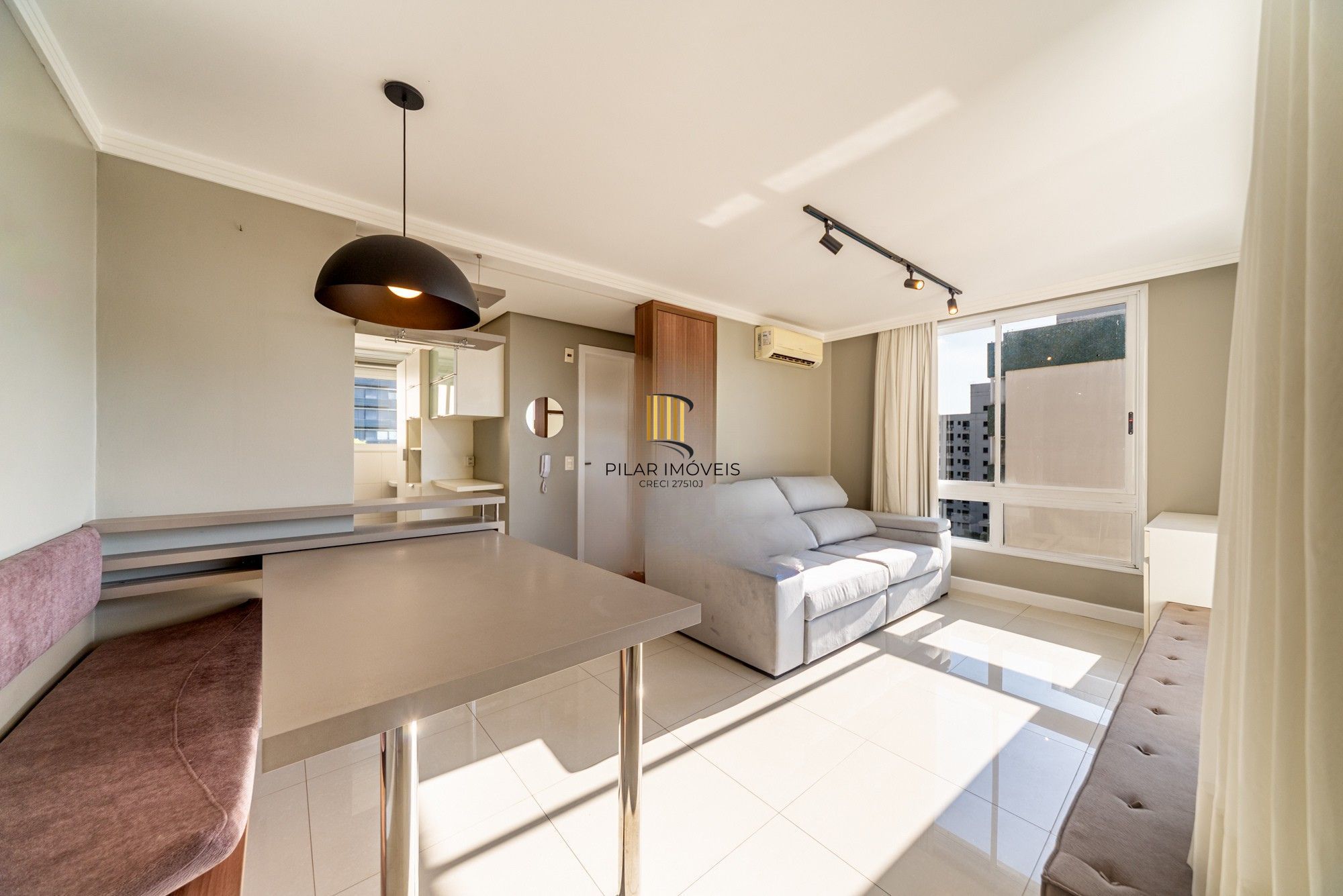 Vende-se apartamento com 1 quarto e 1 vaga – Mont'Serrat