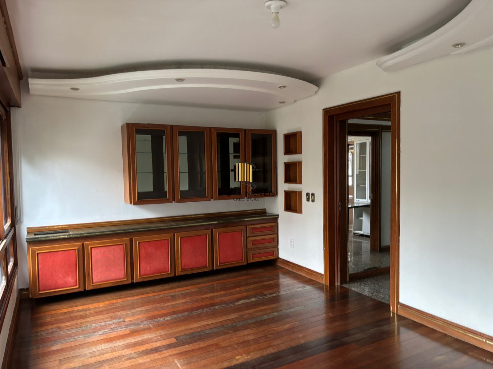 Vende-se apartamento com 3 quartos( 1 suíte), 111m² e 1 vaga – Auxiliadora