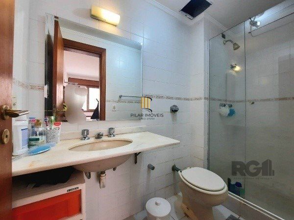 Vende-se apartamento com 2 quartos (1 suíte), 61 m² e 1 vaga – Petrópolis