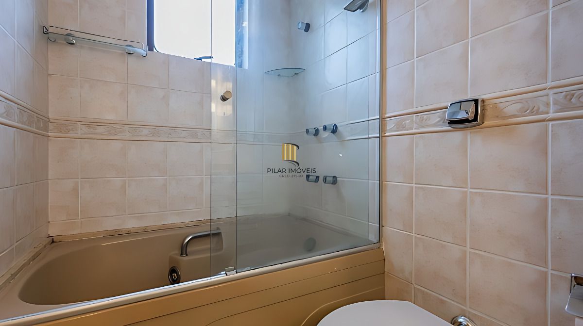 Vende-se apartamento com 2 quartos( 1 suíte), 96m², sacada e 2 vagas - Mont Serrat
