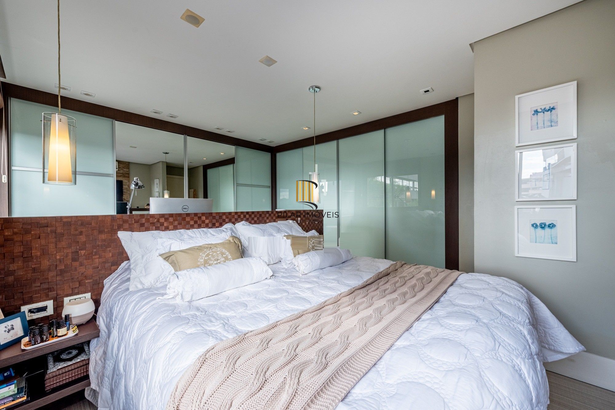 Vende-se cobertura com 2 quartos (1 suíte), 185m² e 2 vagas – Rio Branco