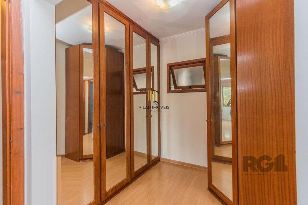 Ampla Cobertura de 181m² com 2 Quartos, Suíte e 2 Vagas no Bairro São João!