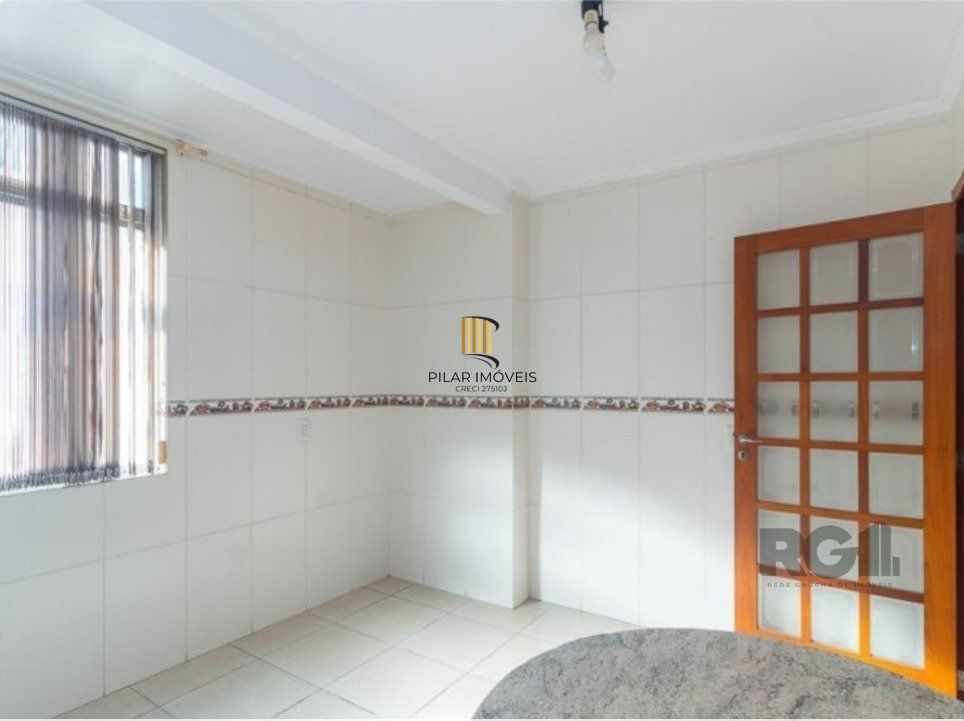 Vende-se ensolarado apartamento 3 quartos, 121m², áreas amplas. com sacada - Petrópolis