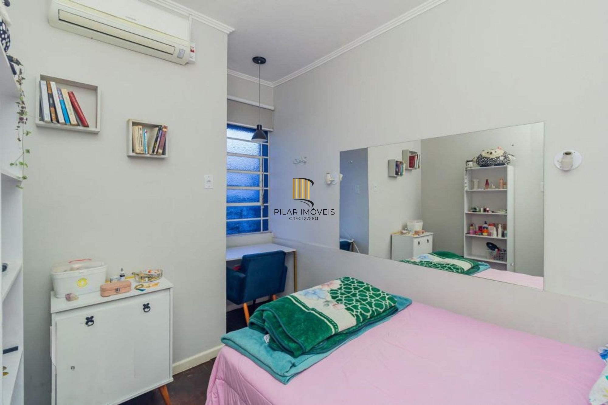 Vende-se apartamento com 3 quartos, 87m² e sacada - Petrópolis