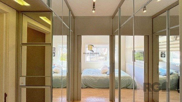 Elegante Apartamento Mobiliado com Suíte, Churrasqueira e 1 Vaga no Menino Deus - 73m²