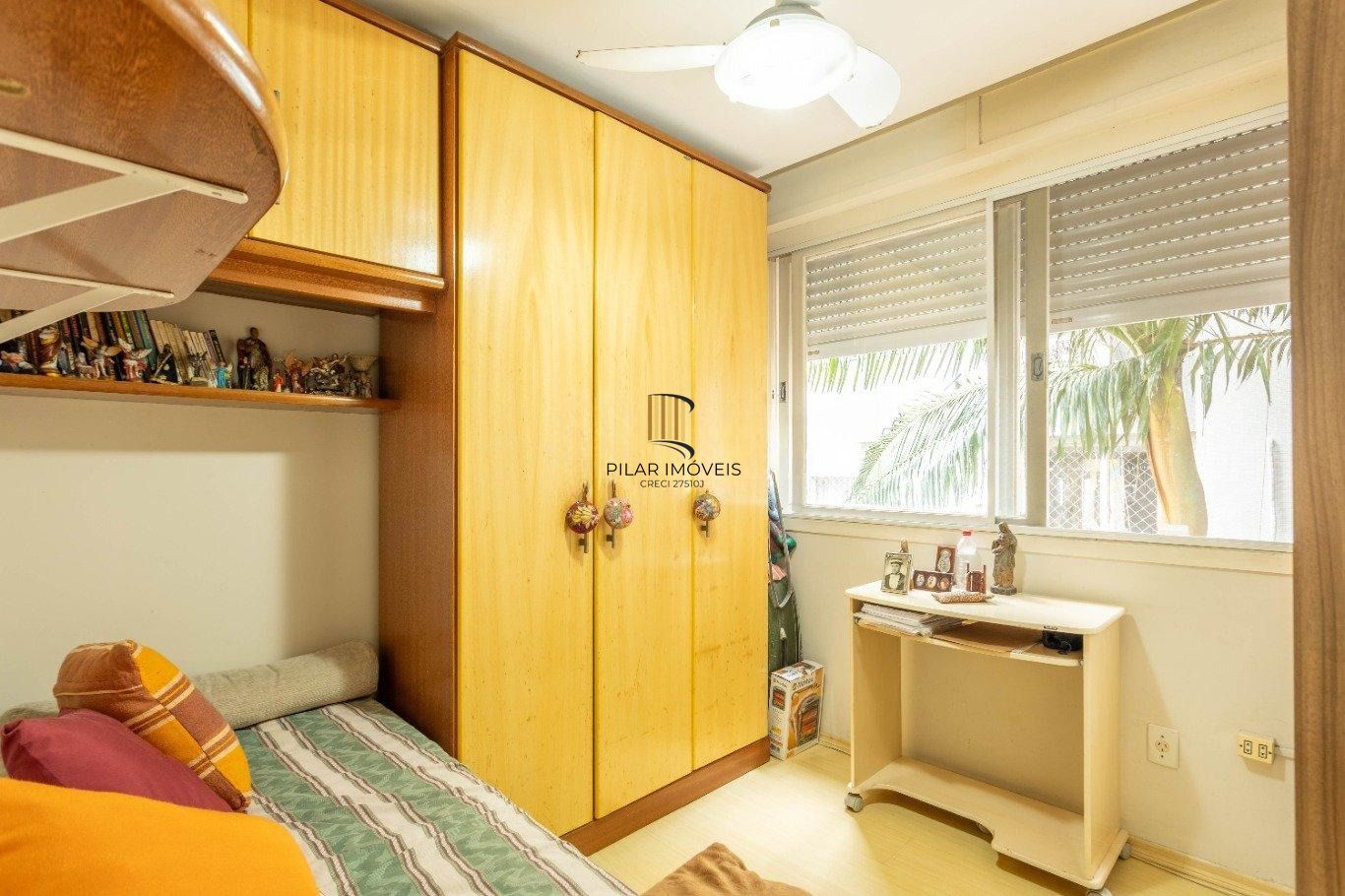 Vende-se cobertura com 3 quartos,(1 suíte) e 1 vaga – 167 m² – Bom Fim
