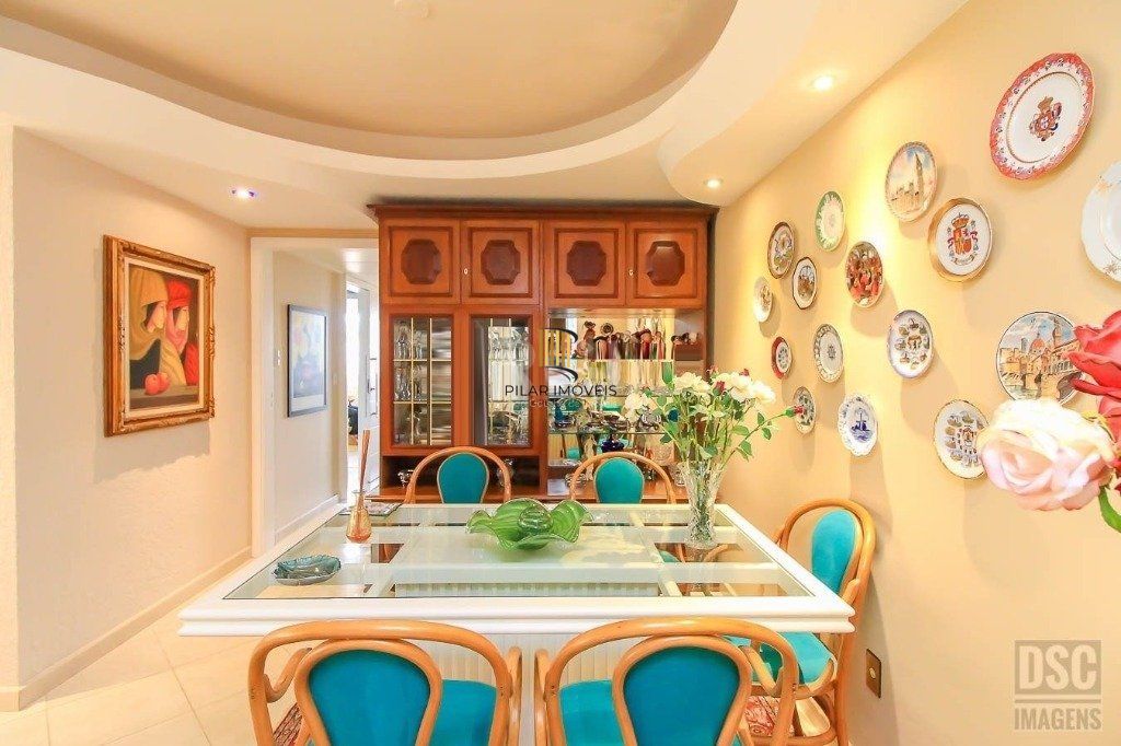 Cobertura para Venda - 252m², 3 dormitórios, sendo 1 suites, 2 vagas - Menino Deus
