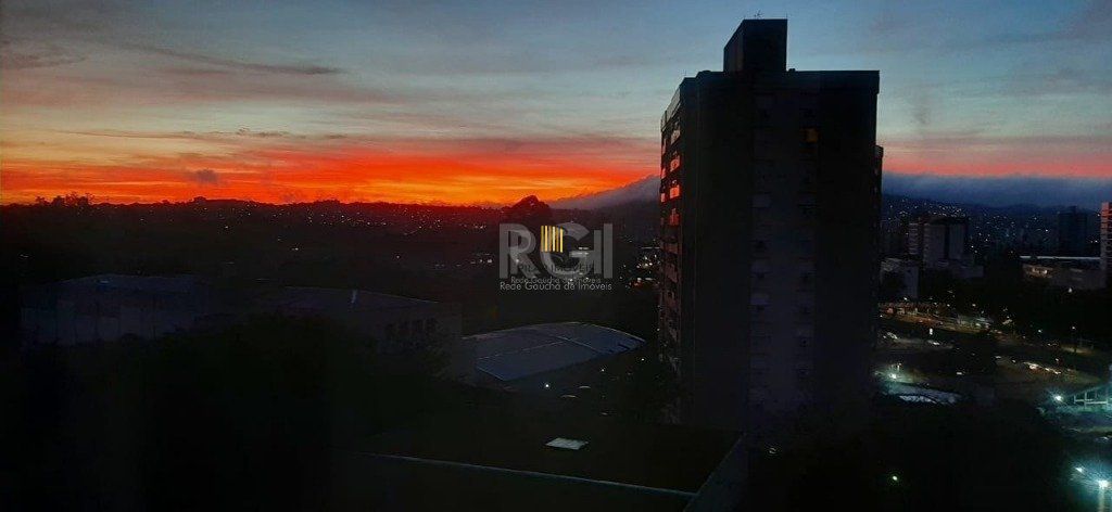 Vende-se apartamento- 82m², 3 dormitórios, 1 suites, 2 vagas - Jardim Botânico