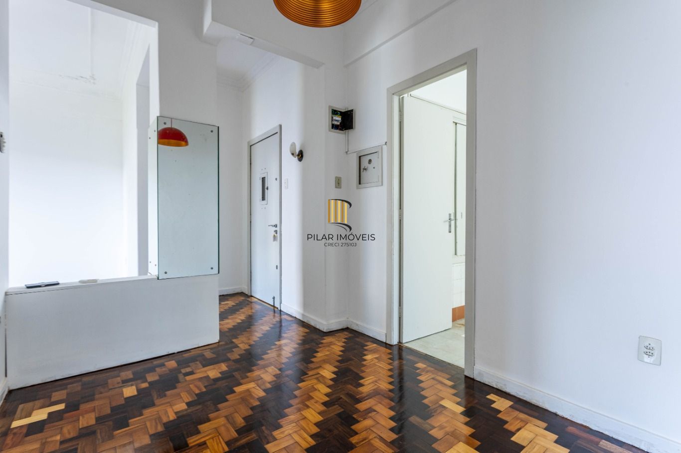 Vende-se apartamento com 2 quartos, 79 m² e sacada - Centro Histórico