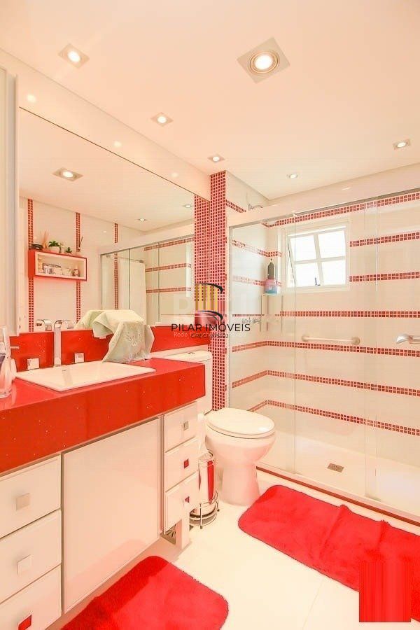 Cobertura para Venda - 252m², 3 dormitórios, sendo 1 suites, 2 vagas - Menino Deus