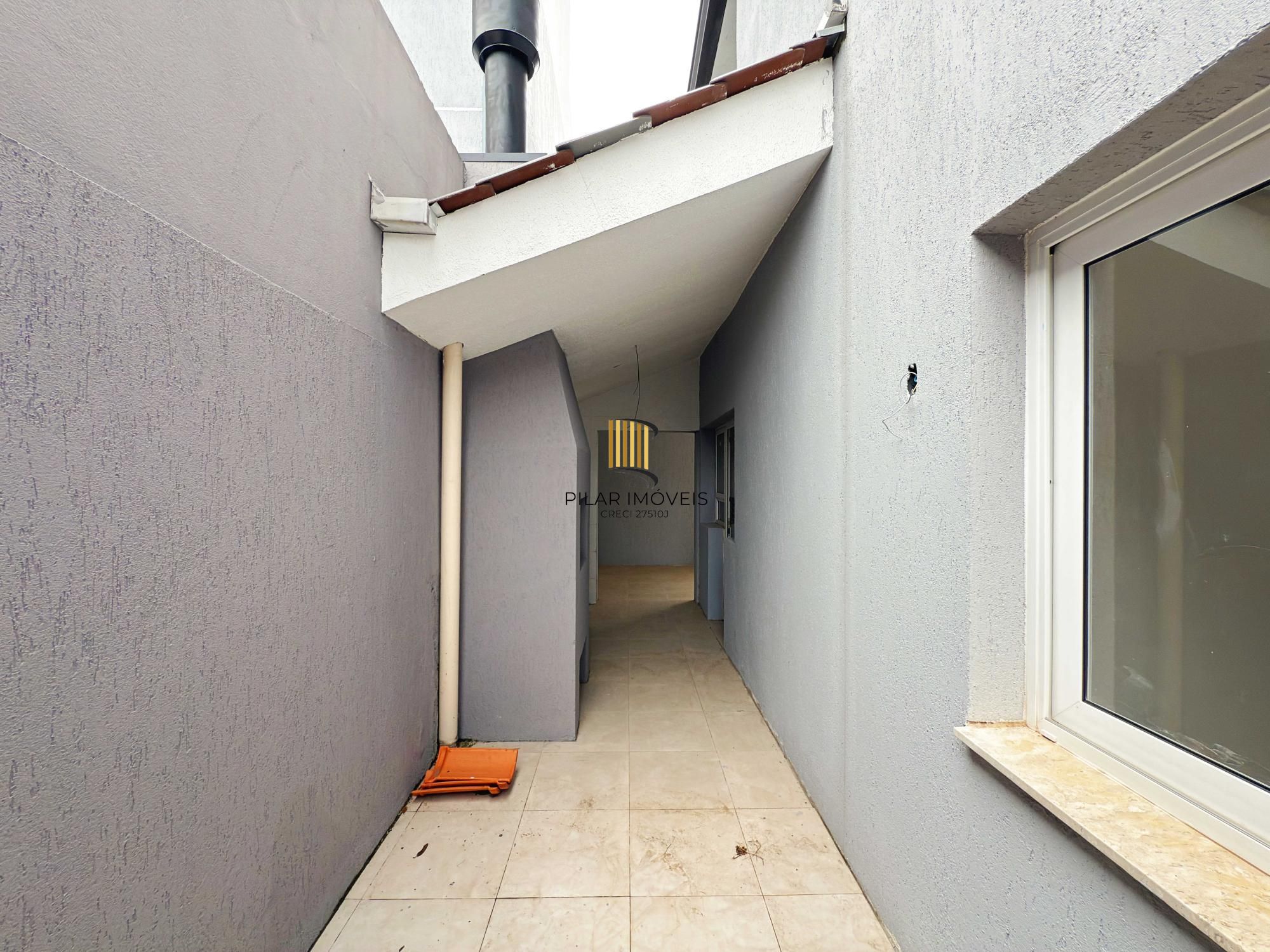 Vende-se casa em condomínio com 4 dormitórios (2 suítes), 3 vagas  – Tristeza