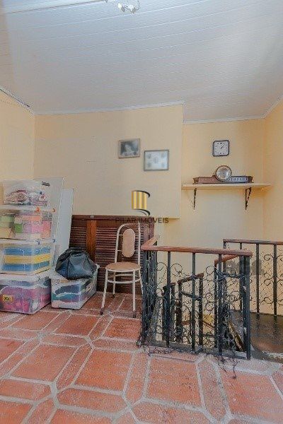 Vende-se excelente cobertura 2 quartos com suíte, 3 vagas de garagem com 156m² no Petrópolis