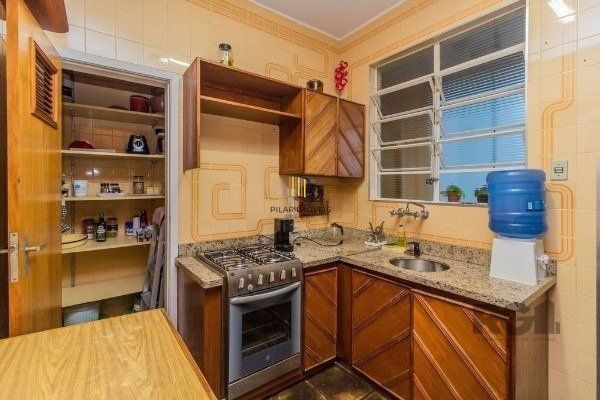 Amplo Apartamento de 3 quartos com suíte e 2 sacadas, com Vista para o Guaíba e 1 Vaga - Moinhos de Vento - 126m²