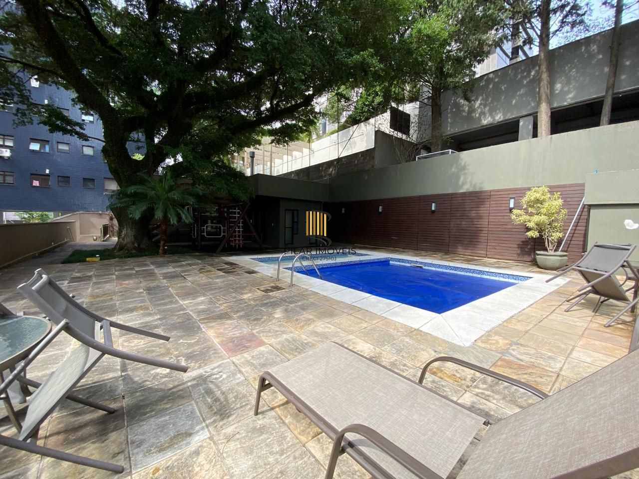 Vende-se apartamento com 2 quartos,(1 suíte) e 101 m² – Mont'Serrat