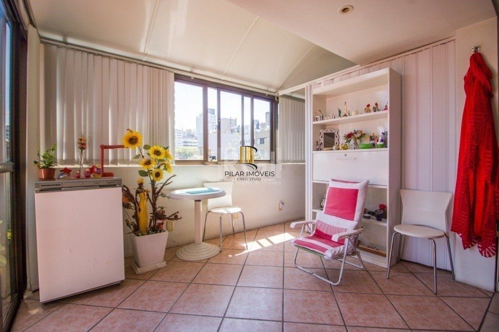 Vende-se cobertura - 171m², 2 dormitórios, sendo 1 suite, 2 vagas - Petrópolis