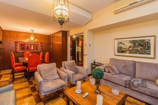 Amplo Apartamento de 3 quartos com suíte e 2 sacadas, com Vista para o Guaíba e 1 Vaga - Moinhos de Vento - 126m²