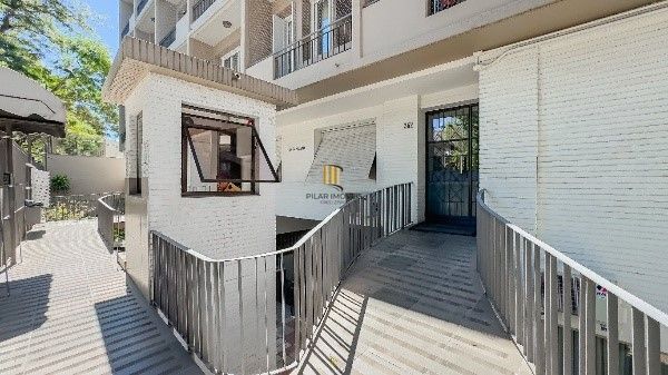 Vende-se amplo apartamento com 3 quartos - 113 m² -Rio Branco