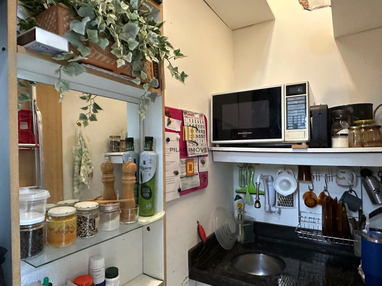 Vende-se loja térrea com 2 pavimentos - Moinhos de Vento