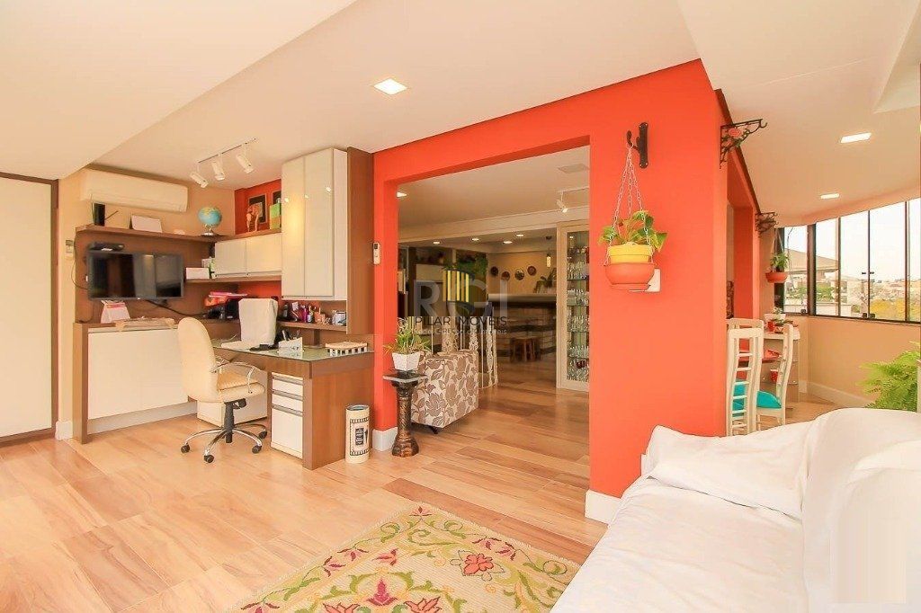 Cobertura para Venda - 252m², 3 dormitórios, sendo 1 suites, 2 vagas - Menino Deus