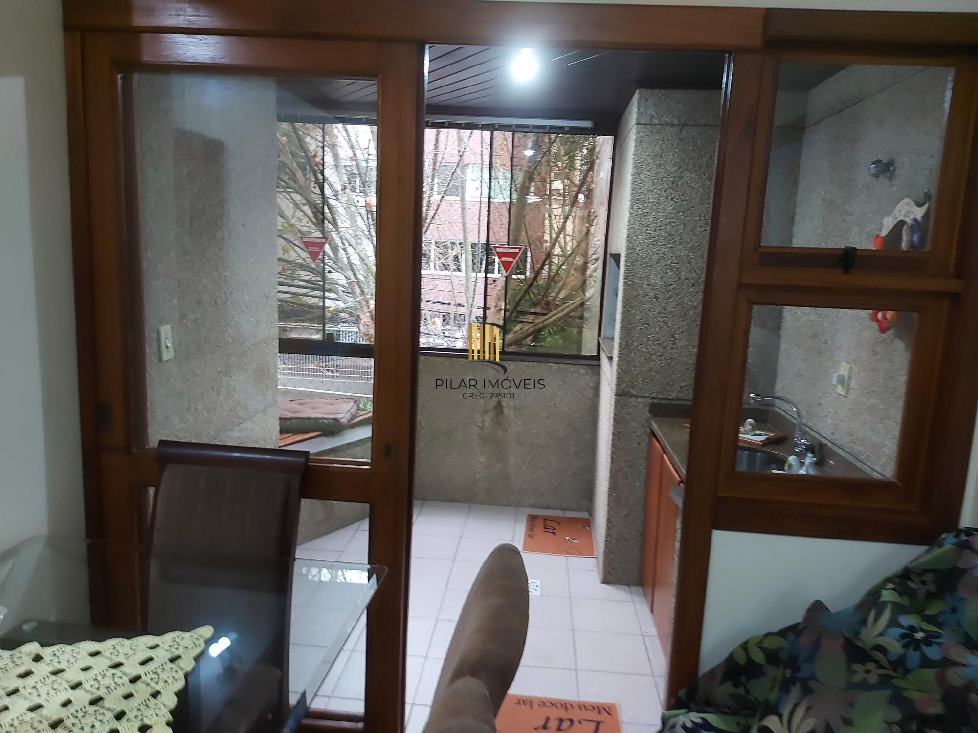 Vende-se apartamento de 2 quartos, 2 vagas, 74m² e sacada e churrasqueira - Higienópolis