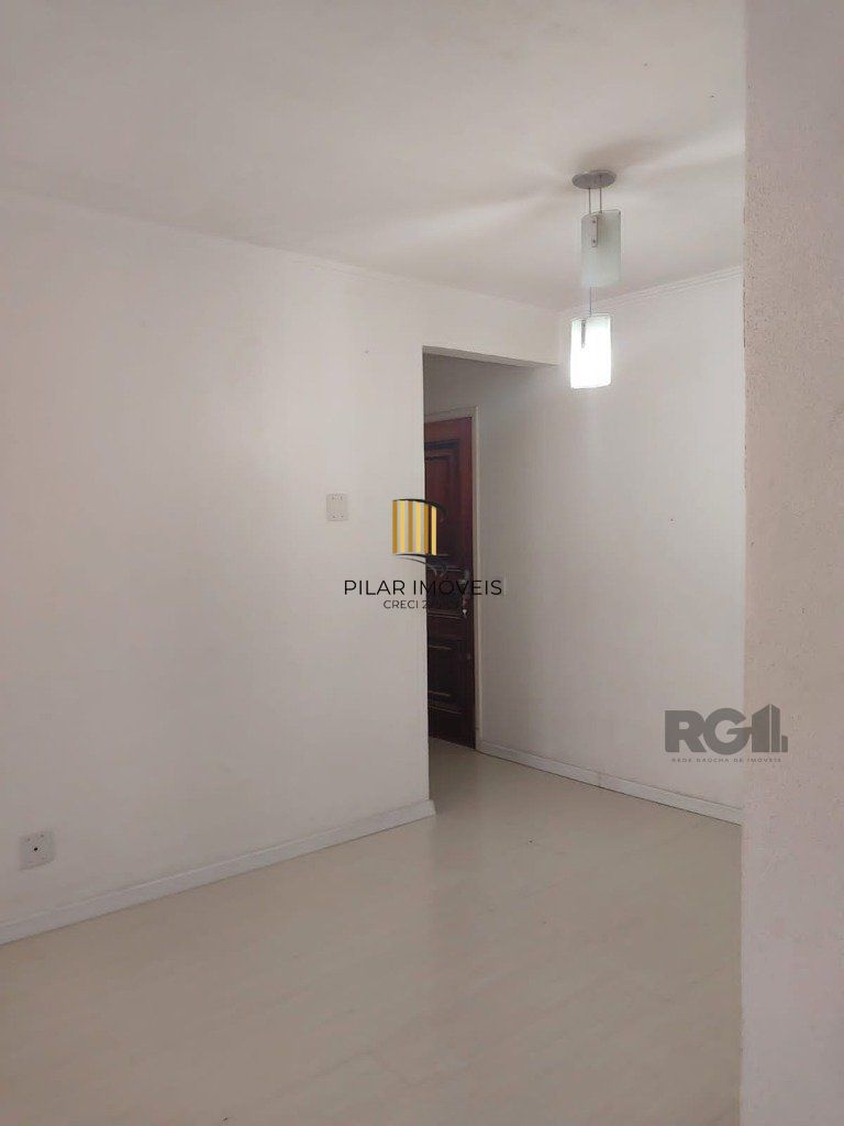 Vende-se apartamento 2 dorm com vaga, sacada com churrasqueira - 64m² - Partenon