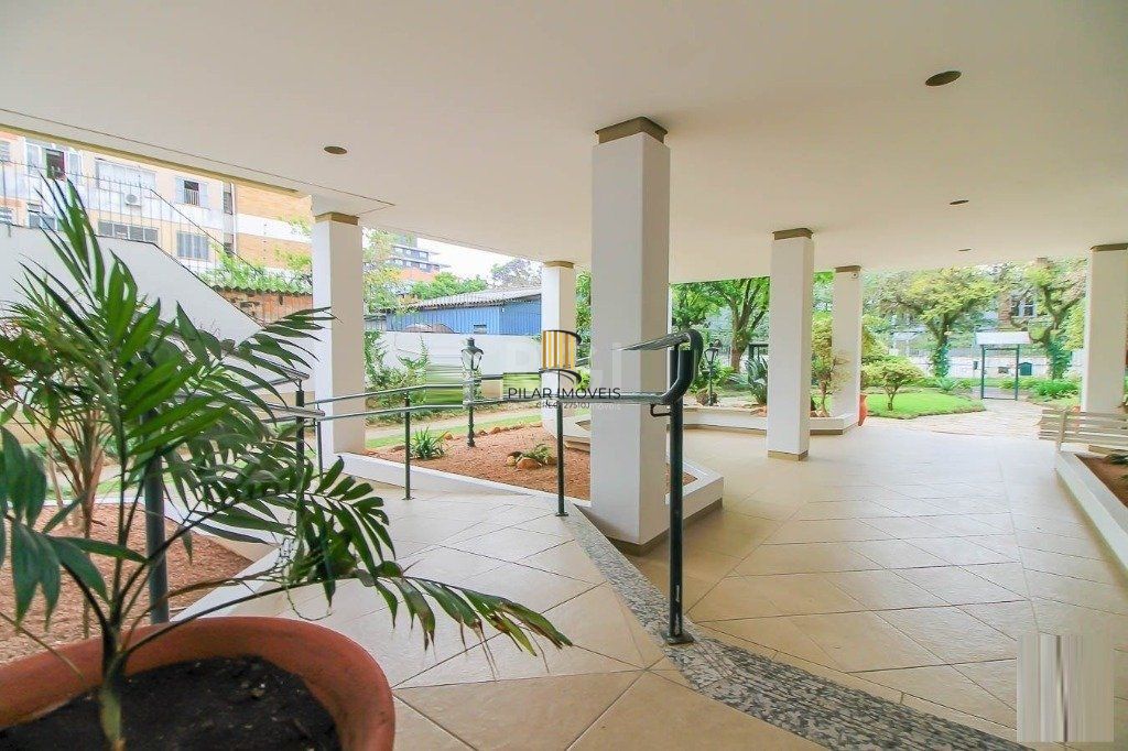 Cobertura para Venda - 252m², 3 dormitórios, sendo 1 suites, 2 vagas - Menino Deus