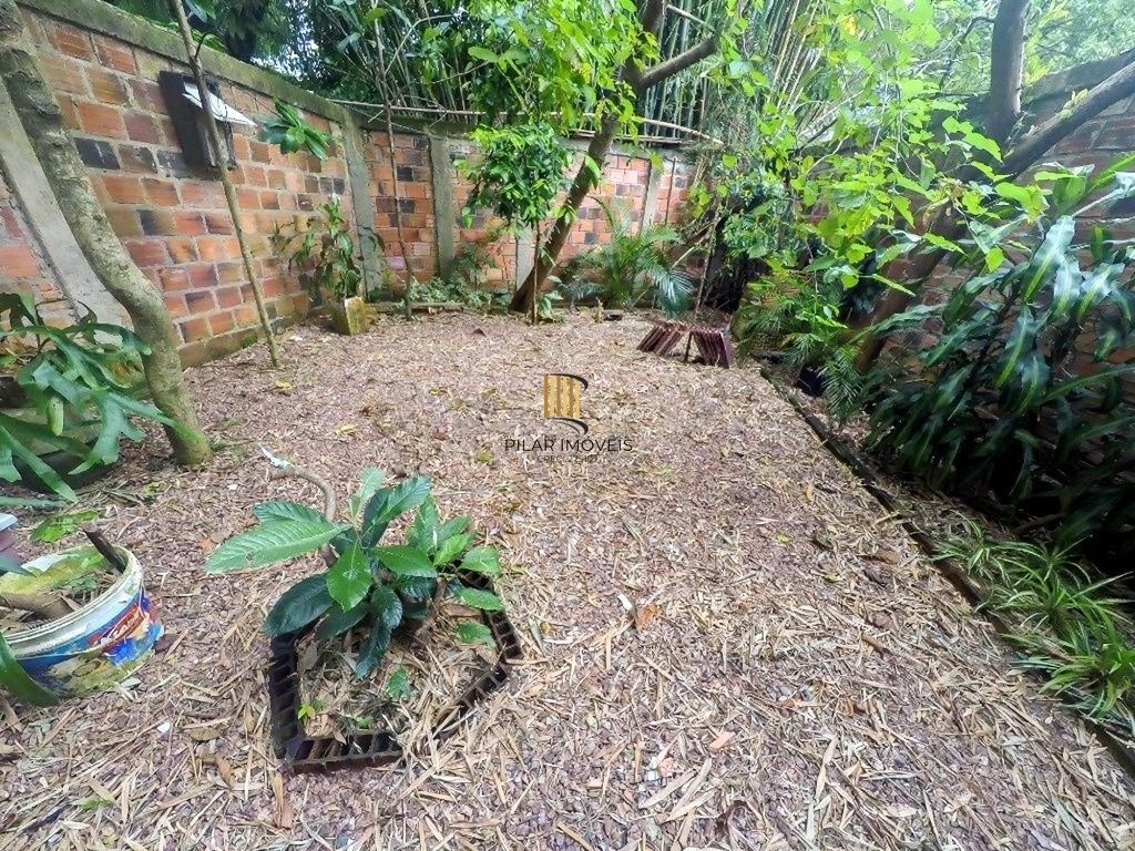 Vende-se casa com 4 quartos( 1 suíte), 156 m² e 2 vagas - Partenon