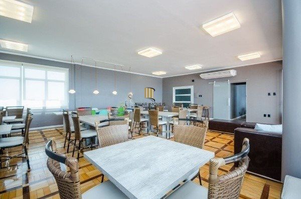 Amplo Apartamento de 3 quartos com suíte e 2 sacadas, com Vista para o Guaíba e 1 Vaga - Moinhos de Vento - 126m²