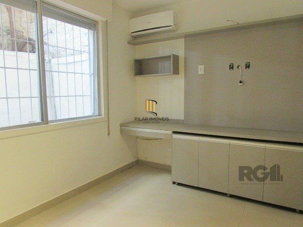 Apartamento com 1 Dormitório e Pátio Privativo no Bairro Petrópolis