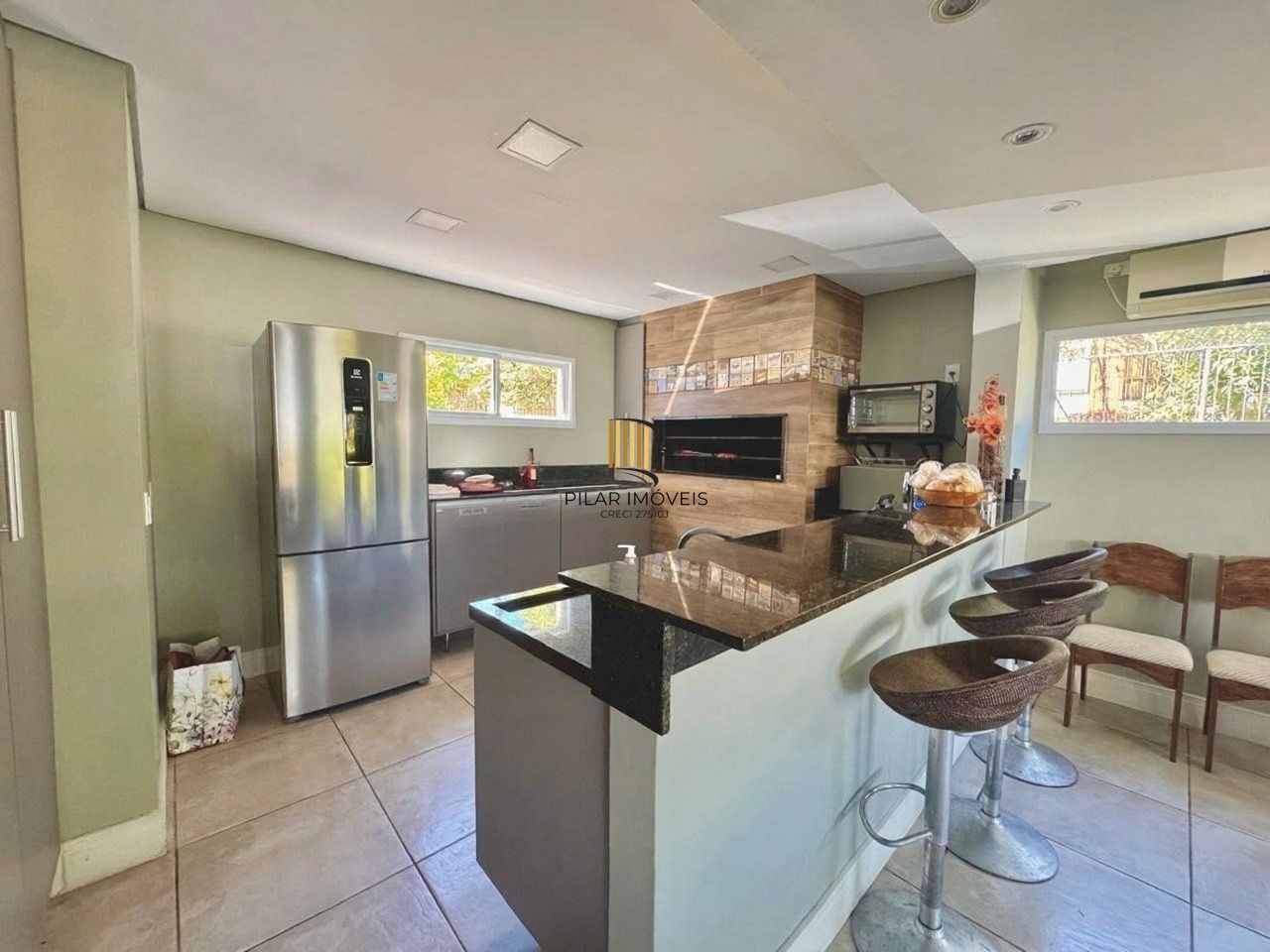 Vende-se apartamento com 1 quarto, 45 m² e 1 vaga - Mont Serrat
