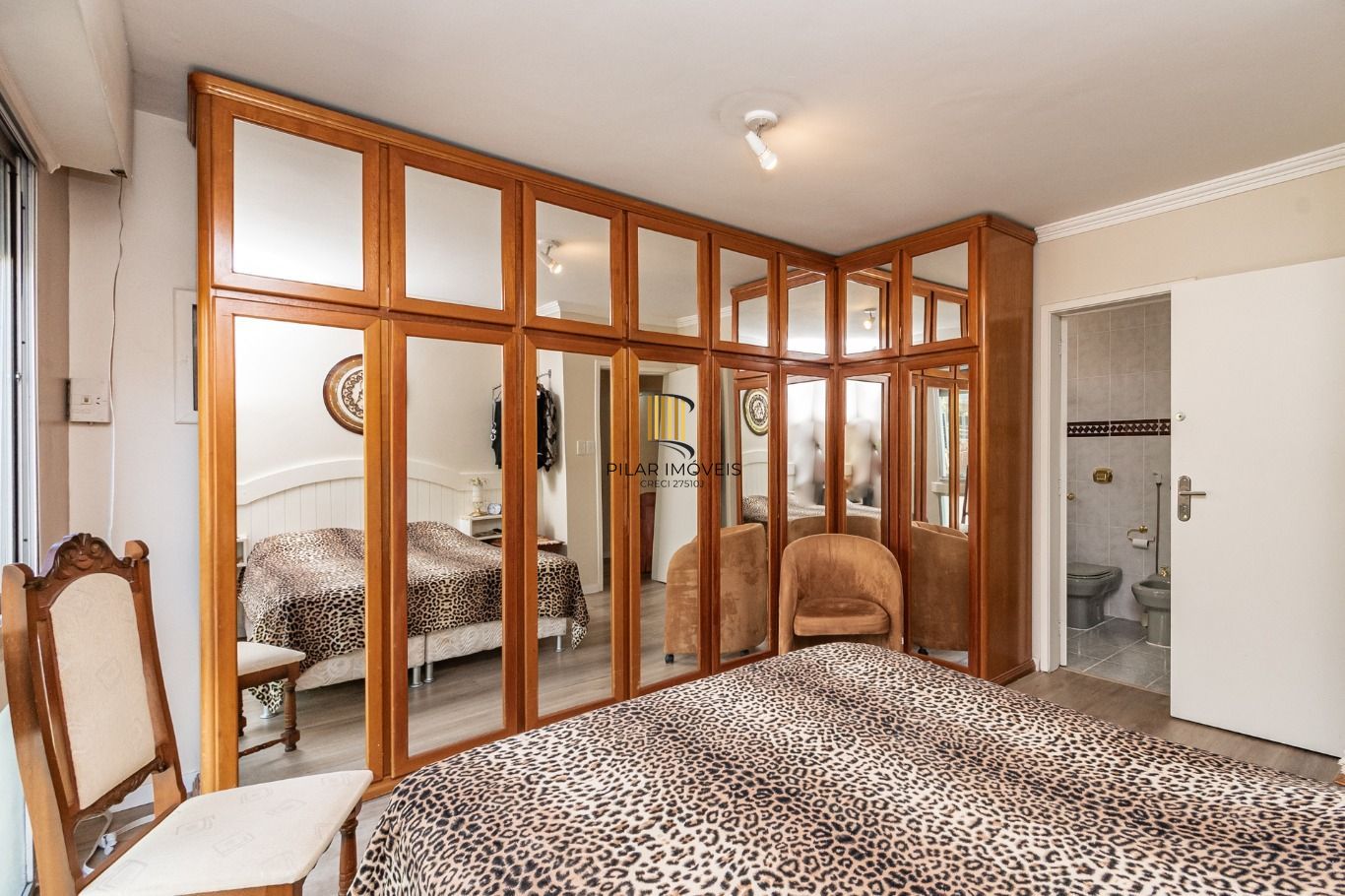 Vende-se apartamento com 3 quartos (1 suíte), 133 m² e 1 vaga – Petrópolis